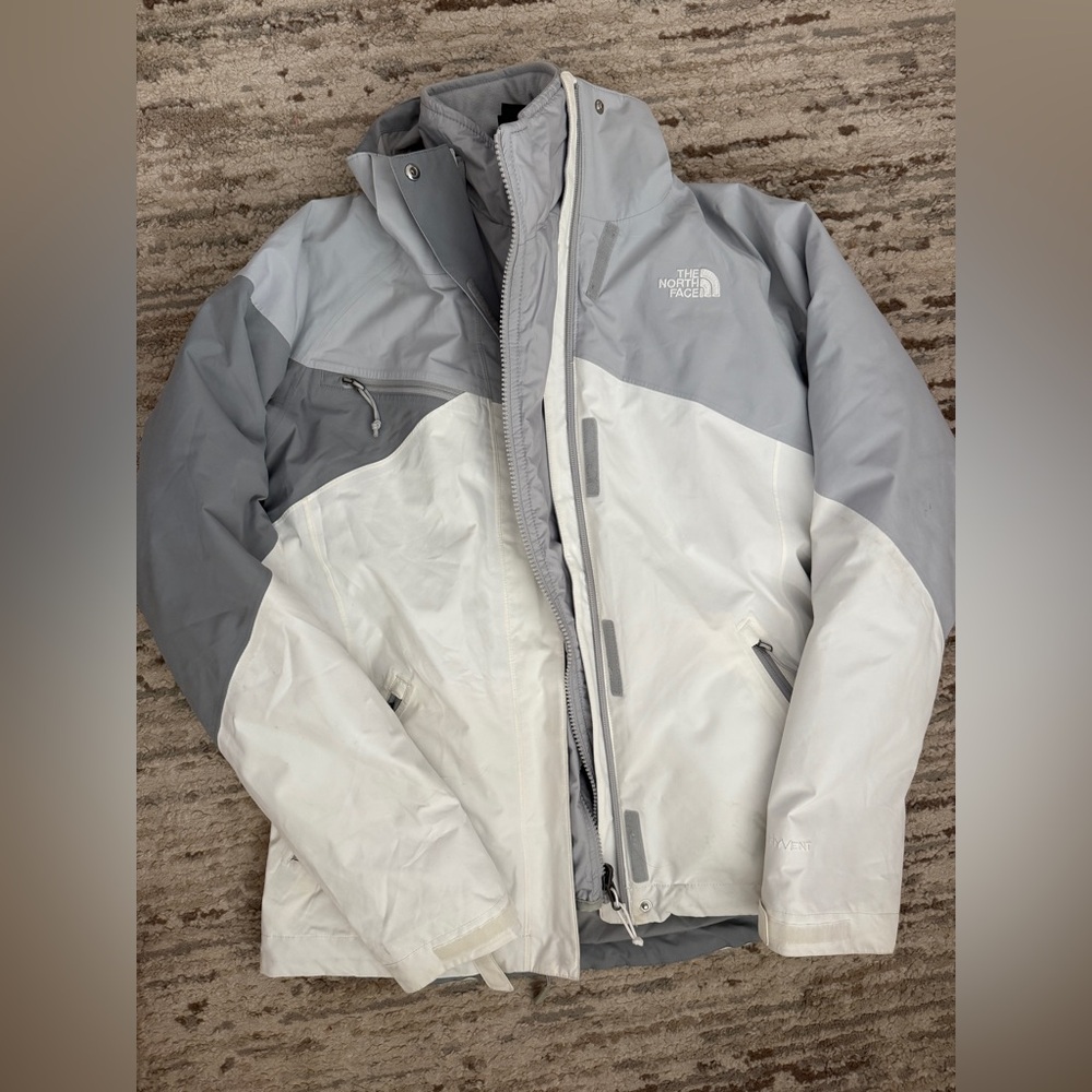 The North Face Men's Two-Tone Gray and White Ski Jacket